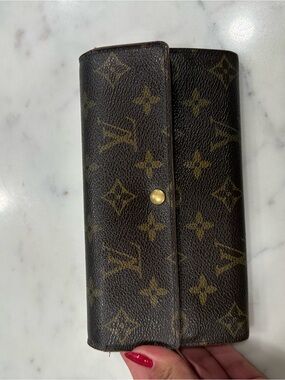 Louise Vuitton wallet